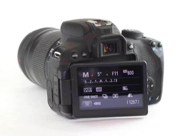 Canon EOS 700d (telo)