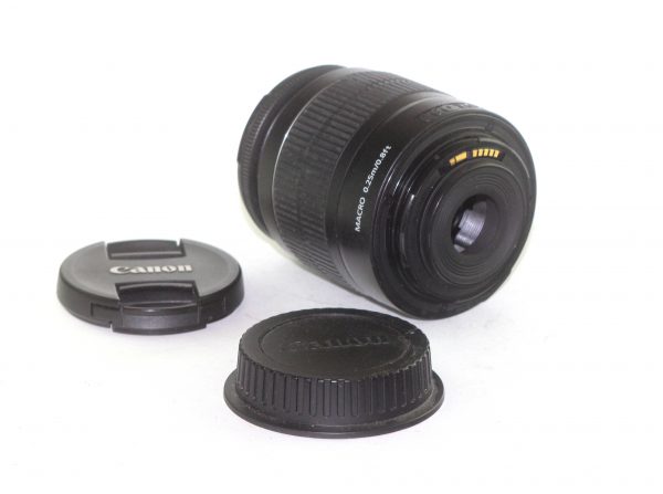 Canon Zoom Lens EF-S 18-55mm f3.5-5.6 AF III