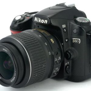 Nikon D80 + 18-55mm f/3.5-5.6 punjač, baterija