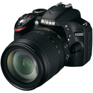 Nikon D3200 + AF-S DX Nikkor 18-105mm f3.5-5.6G ED VR