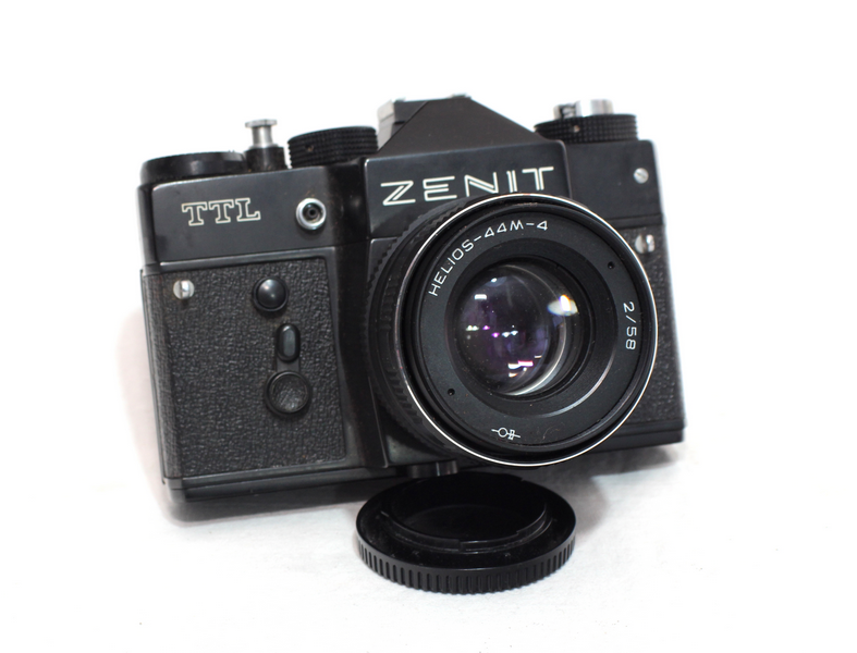 Zenit TTL Helios 44M-4 58mm f/2.0 M42