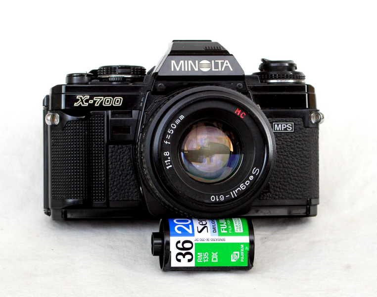 Minolta X-700 Zoom MC MD 35mm Film Camera