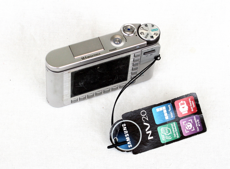 Samsung NV20, 12.1 MP Compact Digital Camera