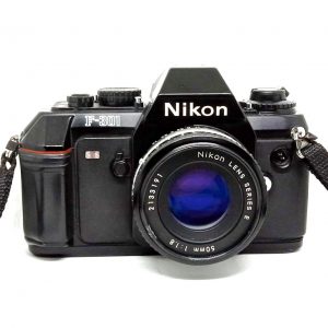 Nikon F-301 + Nikon 50mm f/1.8 Serie E