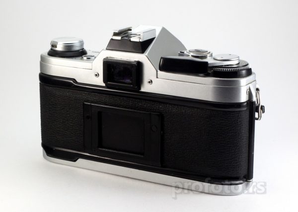 Canon AE-1 + Canon FD 50mm f/1,8 S.C. III